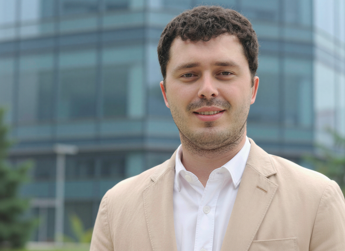 Destin Jones, Competitive Intelligence Consultant